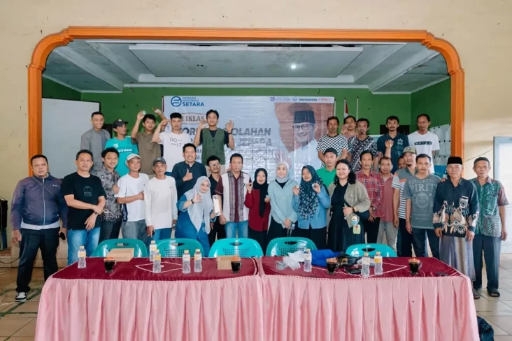 Lewat Kriya Limbah Kayu,...