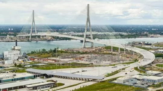 Trump Ancam Blokir Jembatan...