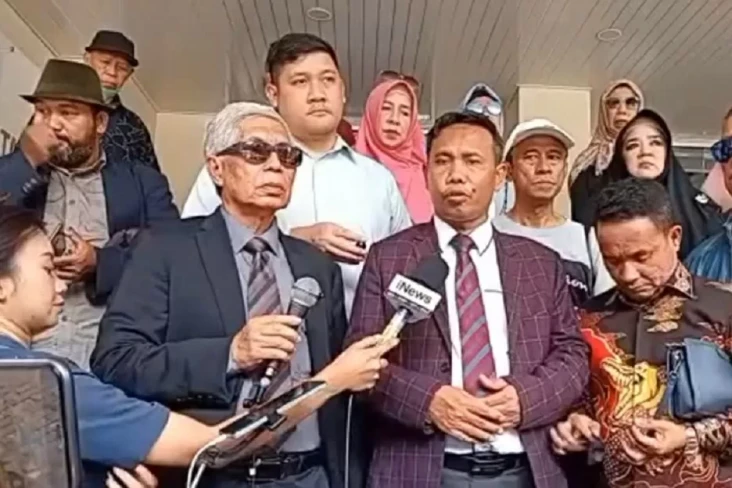 Tersangka Kasus Ijazah...
