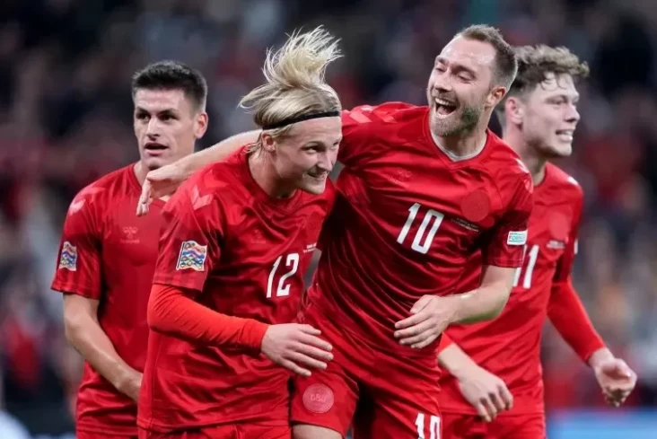 Parlemen Denmark Serius...