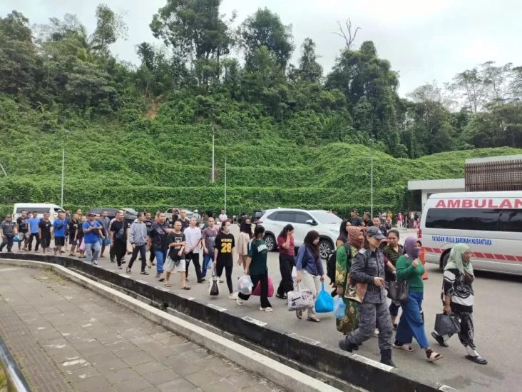 KJRI Kuching Kawal Pemulangan...