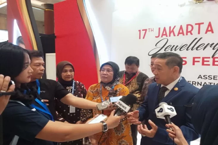 Pameran Perhiasan Internasional...