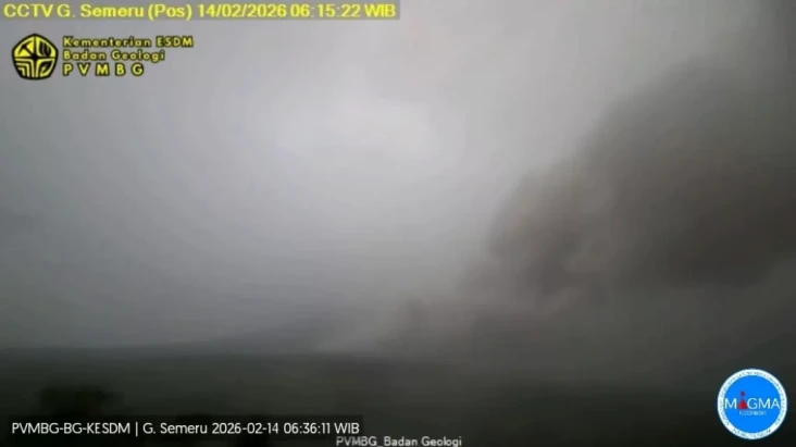 Gunung Semeru Erupsi,...