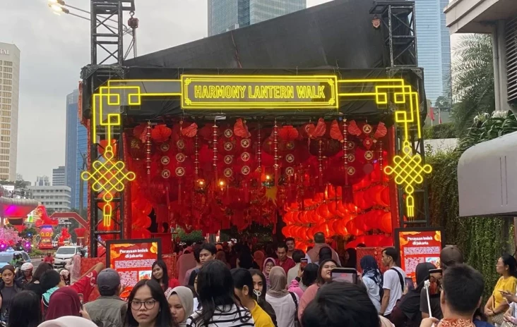 Festival Imlek di Bundaran...