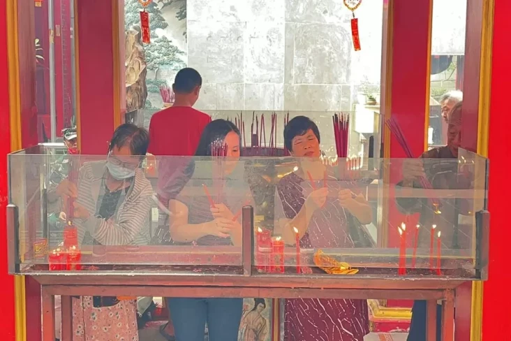 Setelah Imlek, Klenteng...