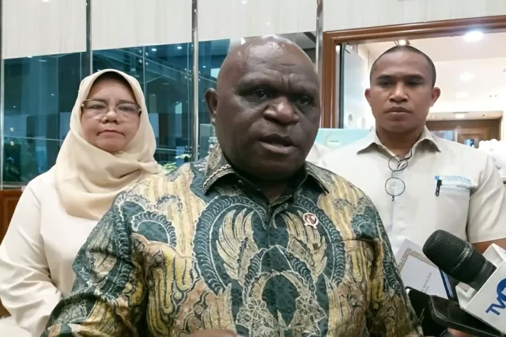 Menteri HAM Natalis...