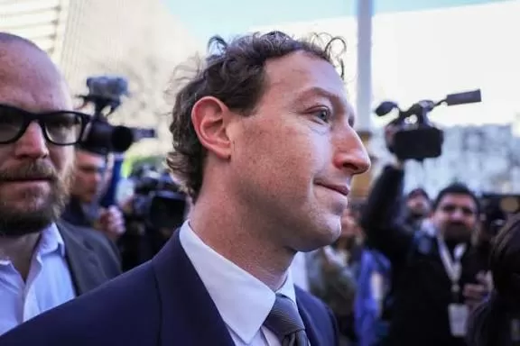 Mark Zuckerberg Diseret...