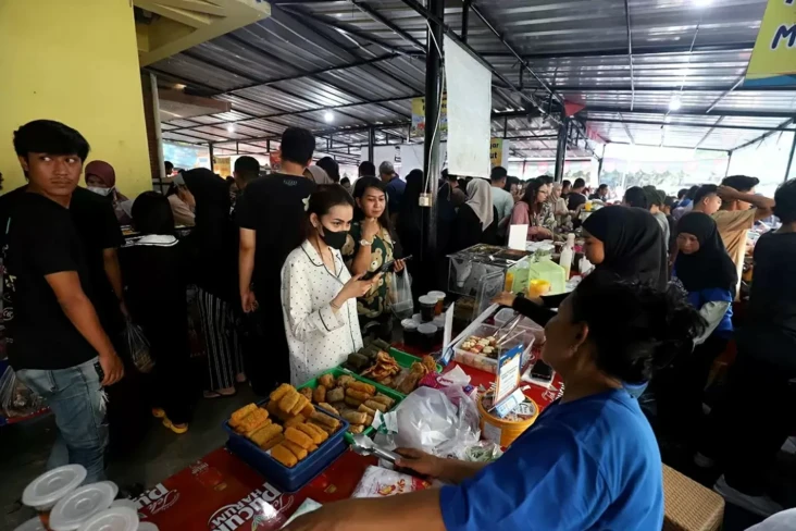 Heboh War Takjil Tiap...