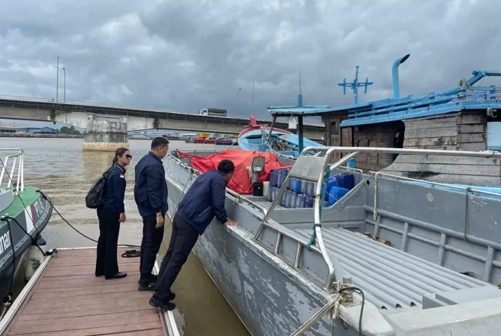Kapal yang Diduga Selundupkan...