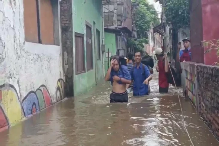 Banjir Rendam Permukiman...