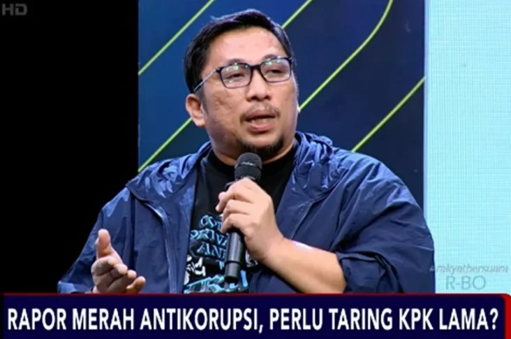 Feri Amsari Lihat Pelemahan...