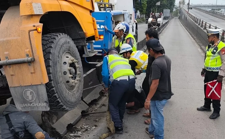 Separator Busway di...