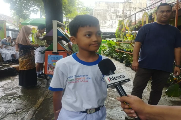 Siswa SDN Petojo Selatan...