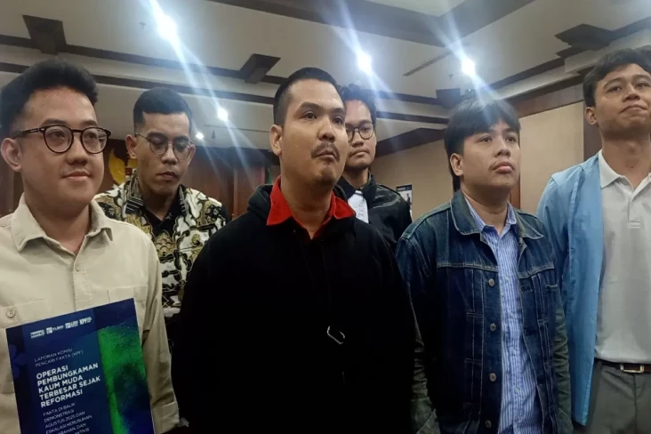 Dituntut 2 Tahun Penjara,...