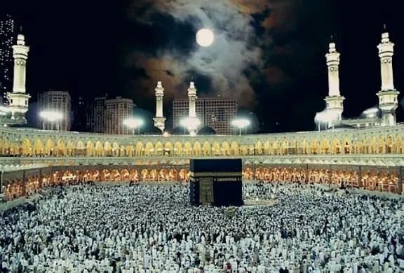 Bulan Sejajar Terjadi...