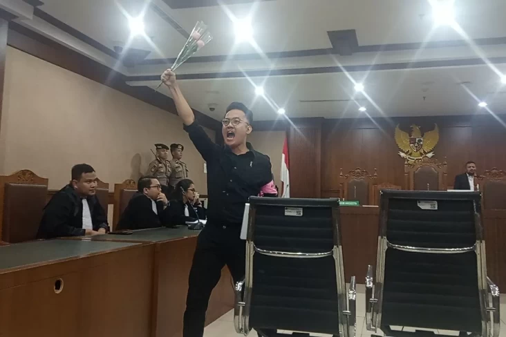 Hari Ini Delpedro Cs...