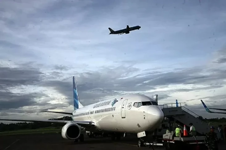 Garuda Indonesia Turun...