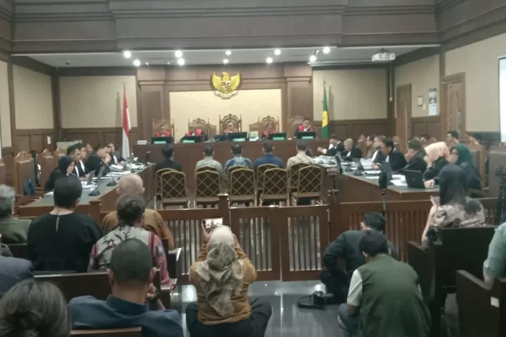 Sidang Chromebook, Saksi...