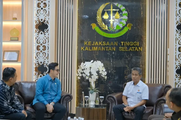 Anggota DPD RI Dayat...