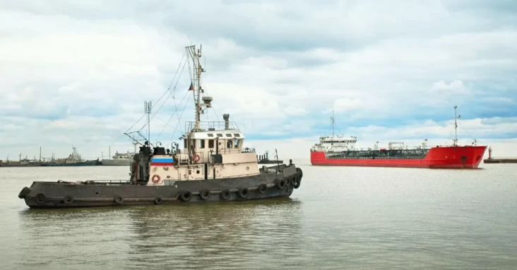 Kapal Penarik Tanker...