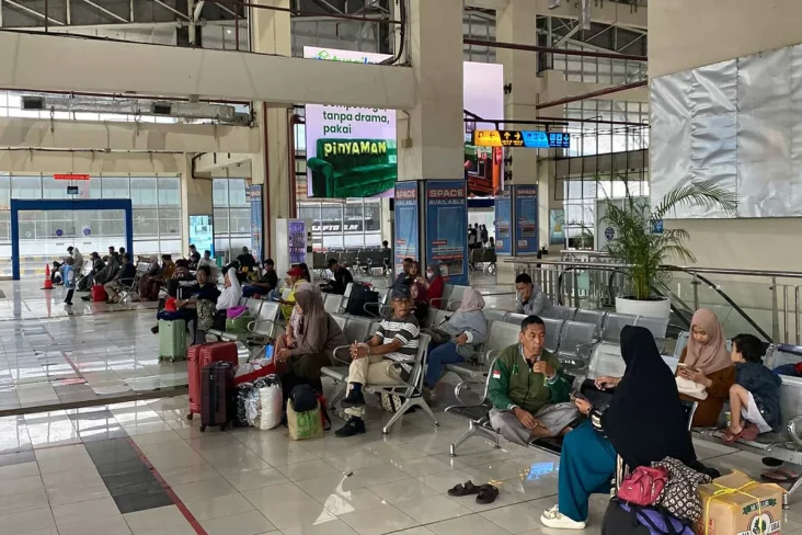 Arus Mudik 2026 di Terminal...