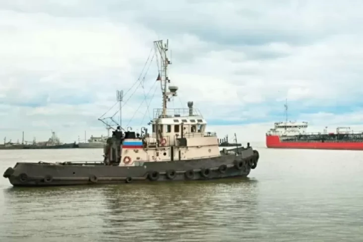 Kapal Tug Boat Diawaki...