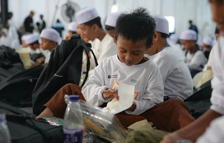 Berbagi Kebahagiaan,...