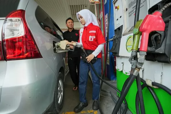 Harga Minyak Mendidih,...