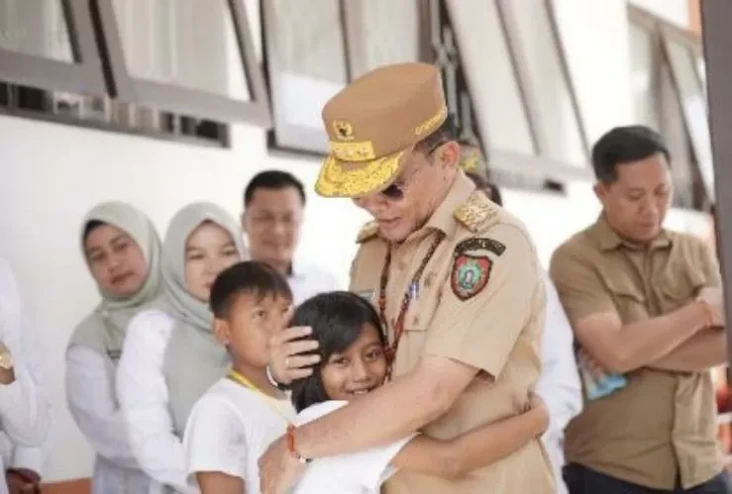 Gubernur Kalteng Sumbangkan...