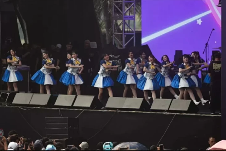 Baru Debut 24 Hari,...