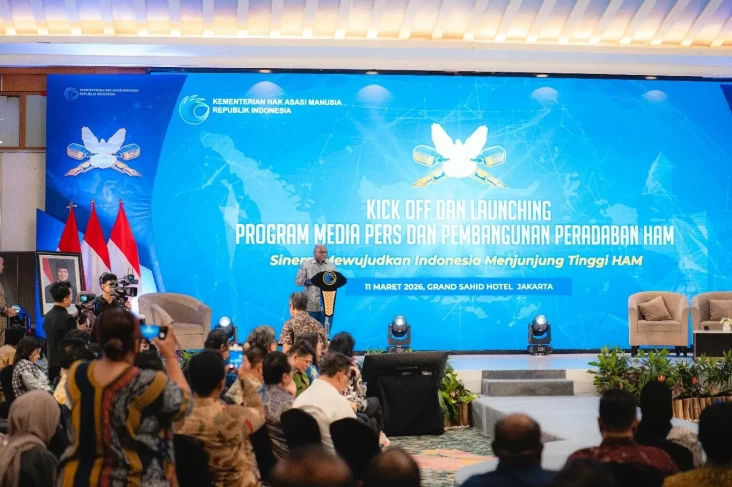 Natalius Pigai: Pers...