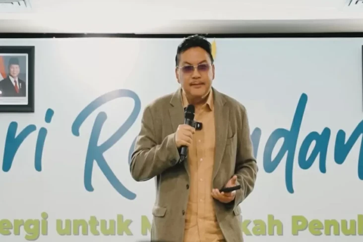 Budayawan Denny JA Publikasikan...