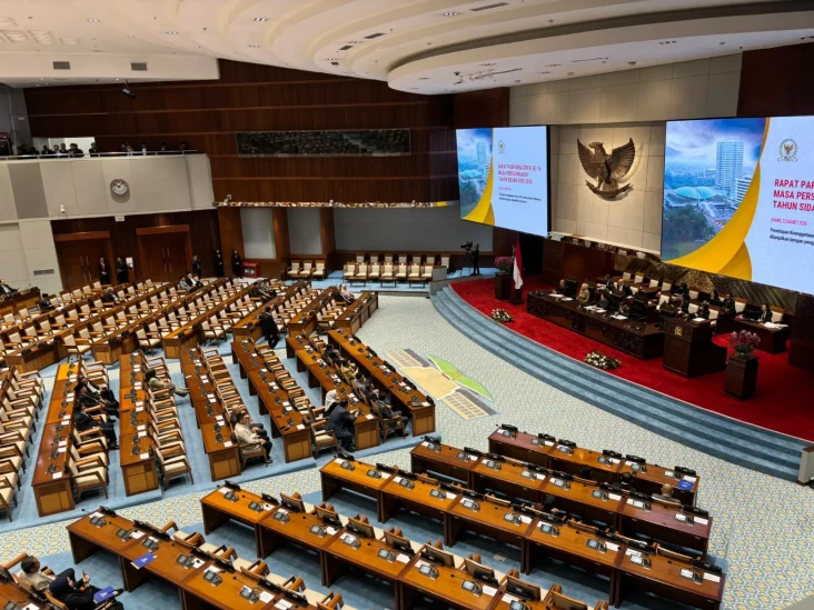 Sah! Rapat Paripurna...