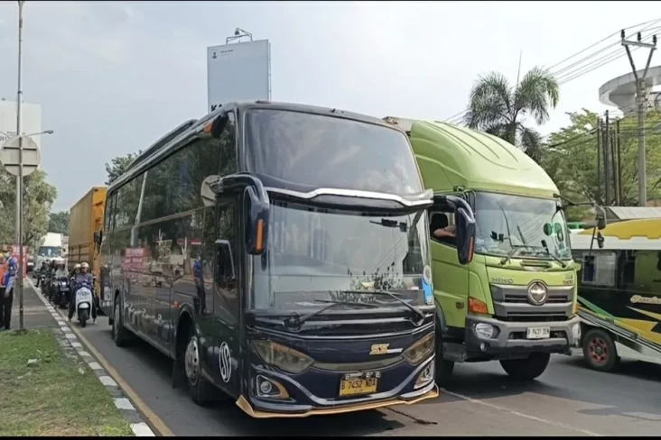 One Way Tol Cikatama-Brebes...