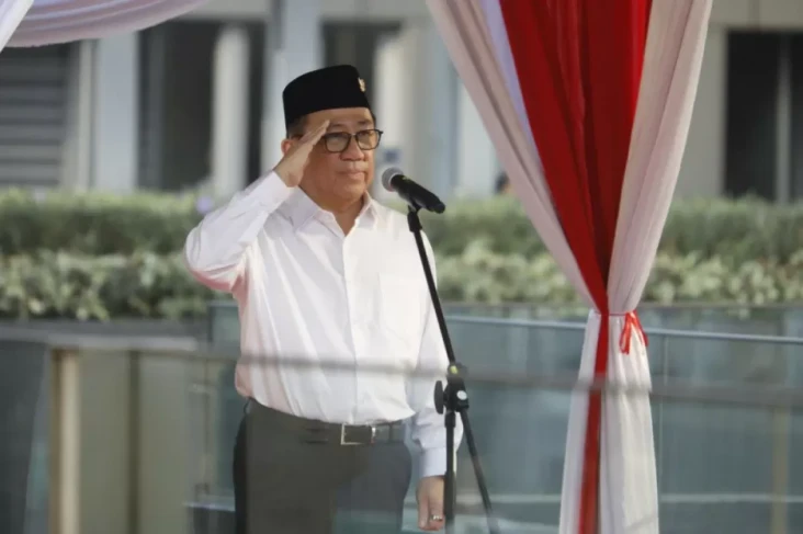 Jelang Tujuh Dekade:...