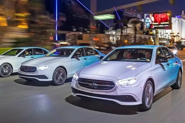 Mercedes-Benz Berencana...
