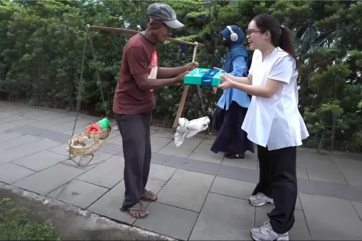 Menguatkan Kebersamaan...