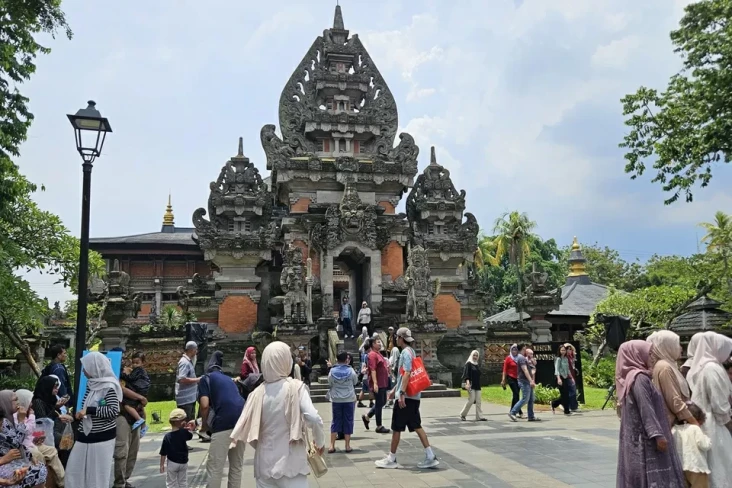 Libur Lebaran, TMII...