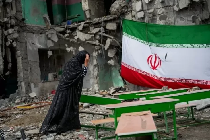 Sutradara Iran Ini Kecam...