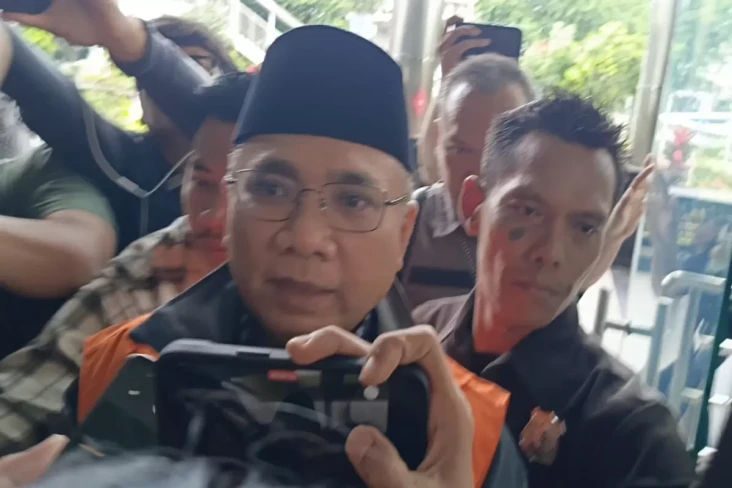 Sesaat Jadi Tahanan...
