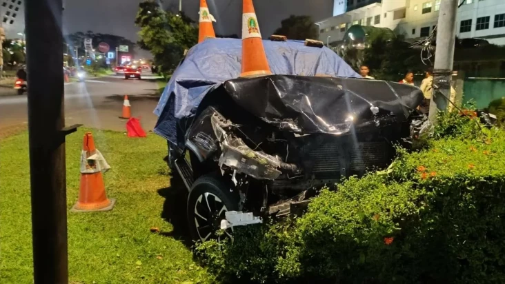 Kronologi Fortuner Tabrak...