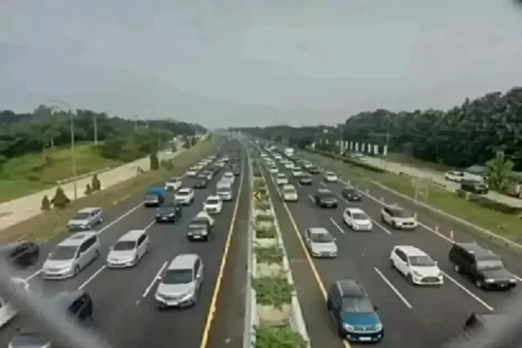 Kendaraan Arus Balik...
