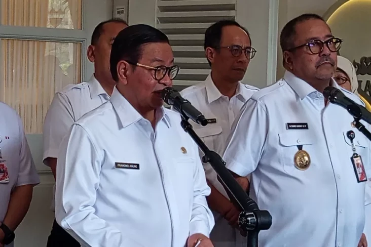 Pramono Bakal Sanksi...