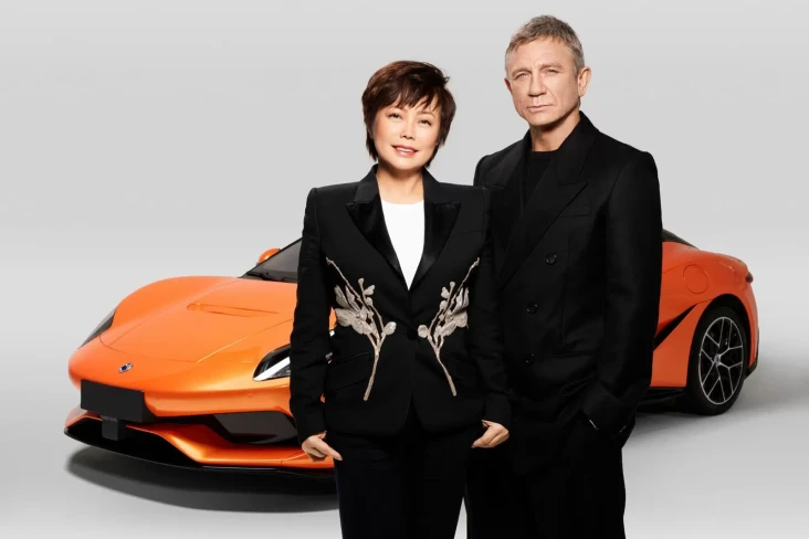 James Bond Turun Gunung!...