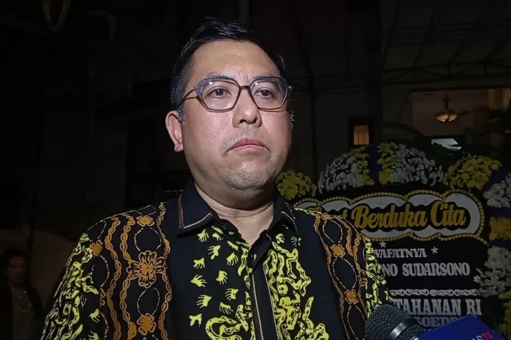 Putra Juwono Sudarsono...