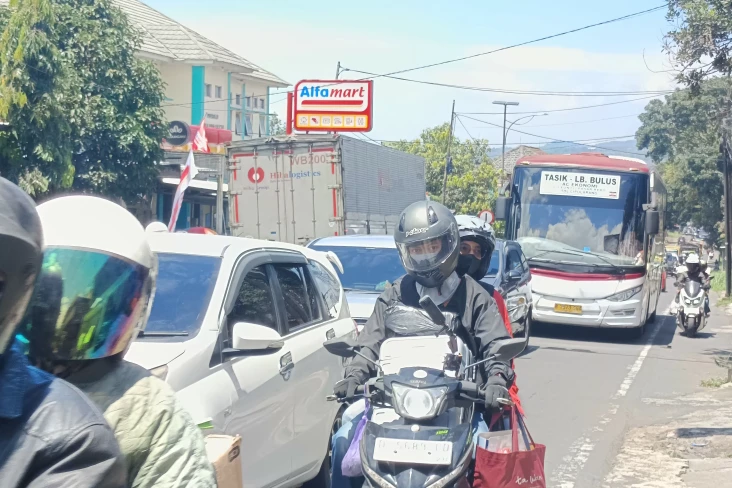 Arus Keluar dan Masuk...