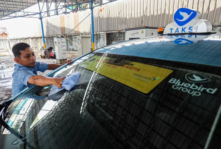 Fondasi Bisnis Bluebird...