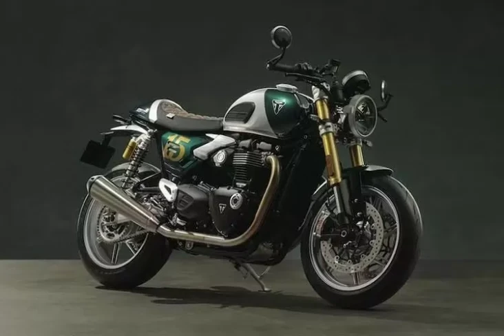 Triumph Meluncurkan...