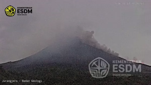 Gunung Dukono Erupsi...