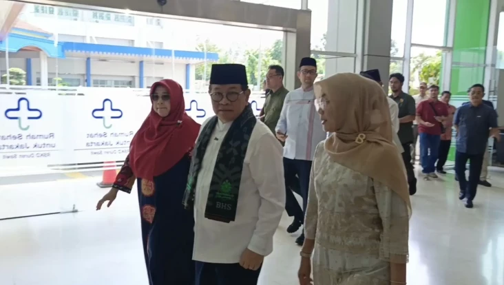 Pramono Jenguk Siswa...